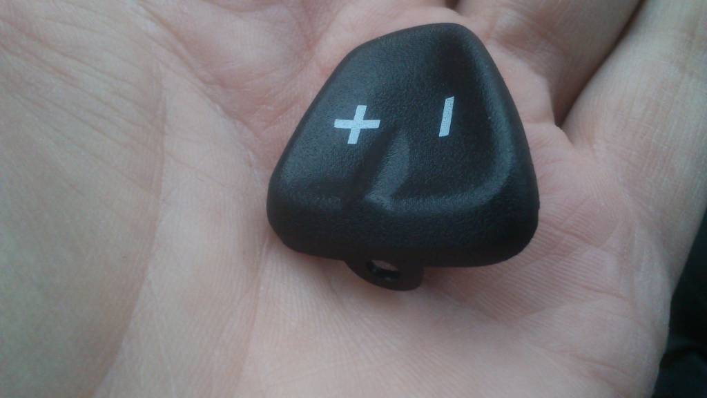 Заедает кнопка фиксации рычага АКПП 689-5