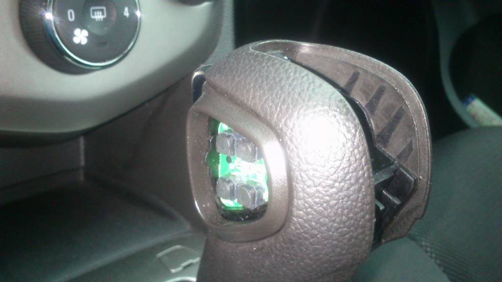 Заедает кнопка фиксации рычага АКПП 699-6