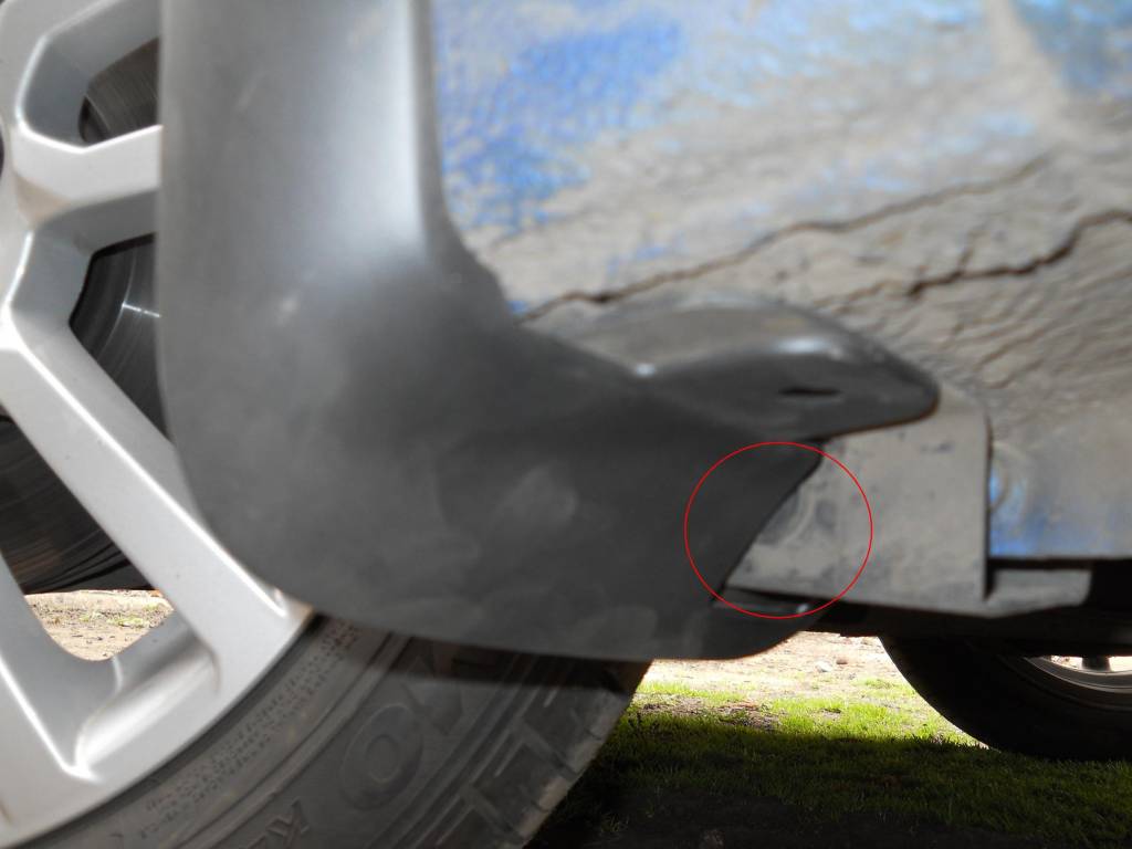 Мусор и грязь в пороге 121-1